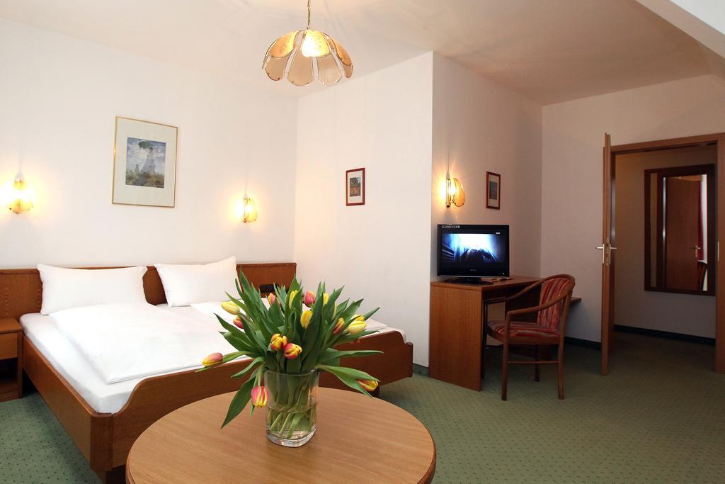 Stadthotel Erding Bagian luar foto