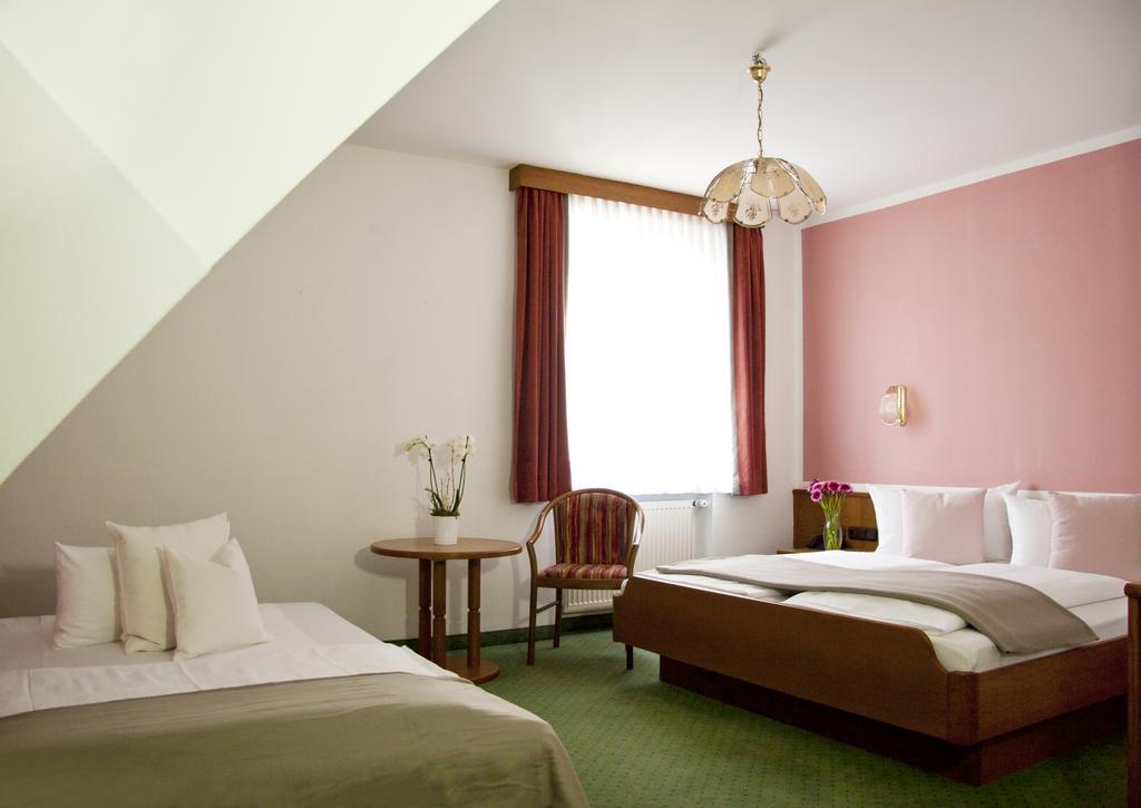 Stadthotel Erding Bagian luar foto